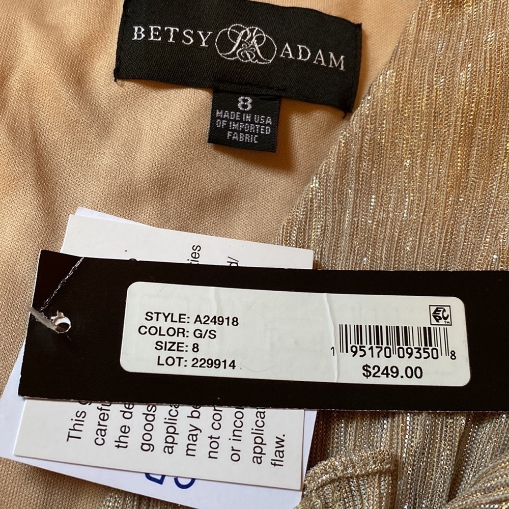 BETSY & ADAM Shimmer V-Neck Flutter Sleeve Gown in Gold/Silver - Picture 5 of 5